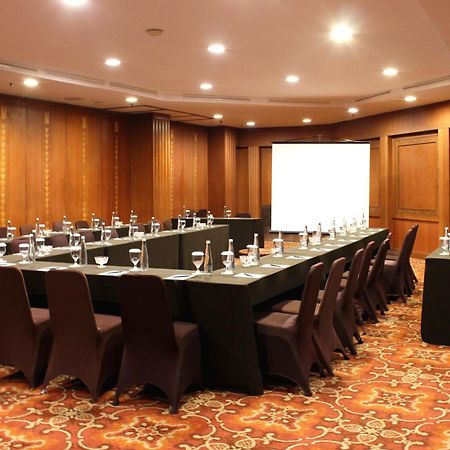 Hotel Santika Premiere Семаранг Екстериор снимка