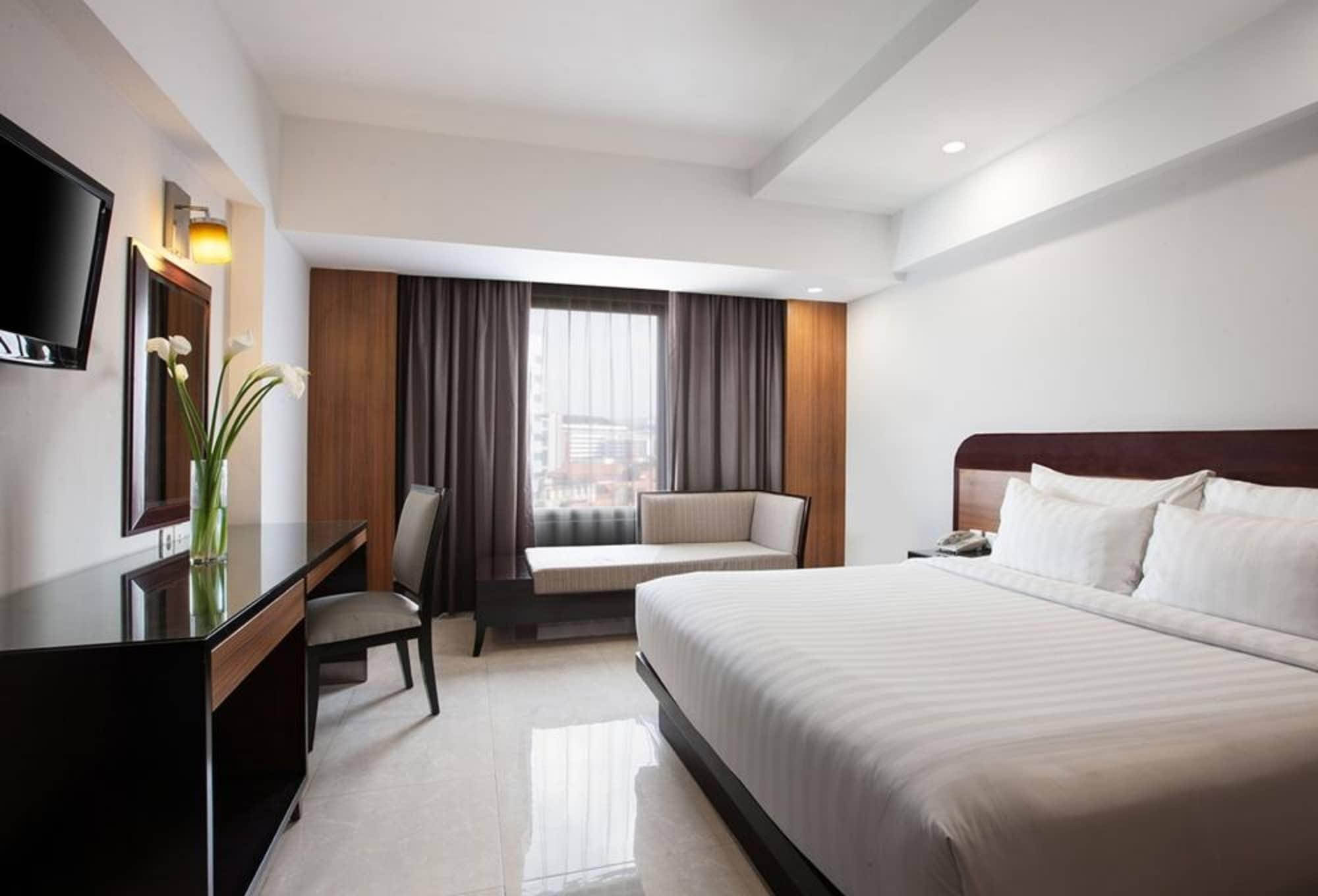 Hotel Santika Premiere Семаранг Екстериор снимка