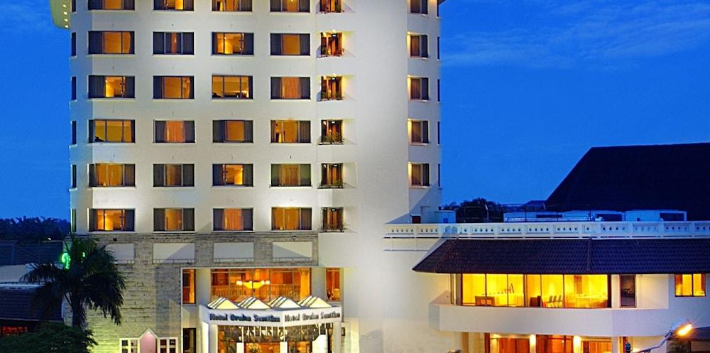 Hotel Santika Premiere Семаранг Екстериор снимка