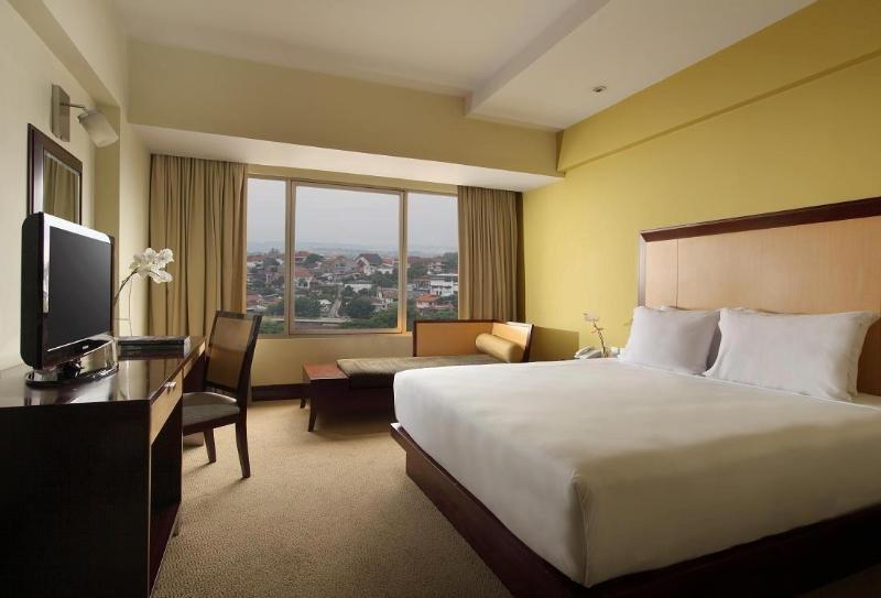 Hotel Santika Premiere Семаранг Екстериор снимка