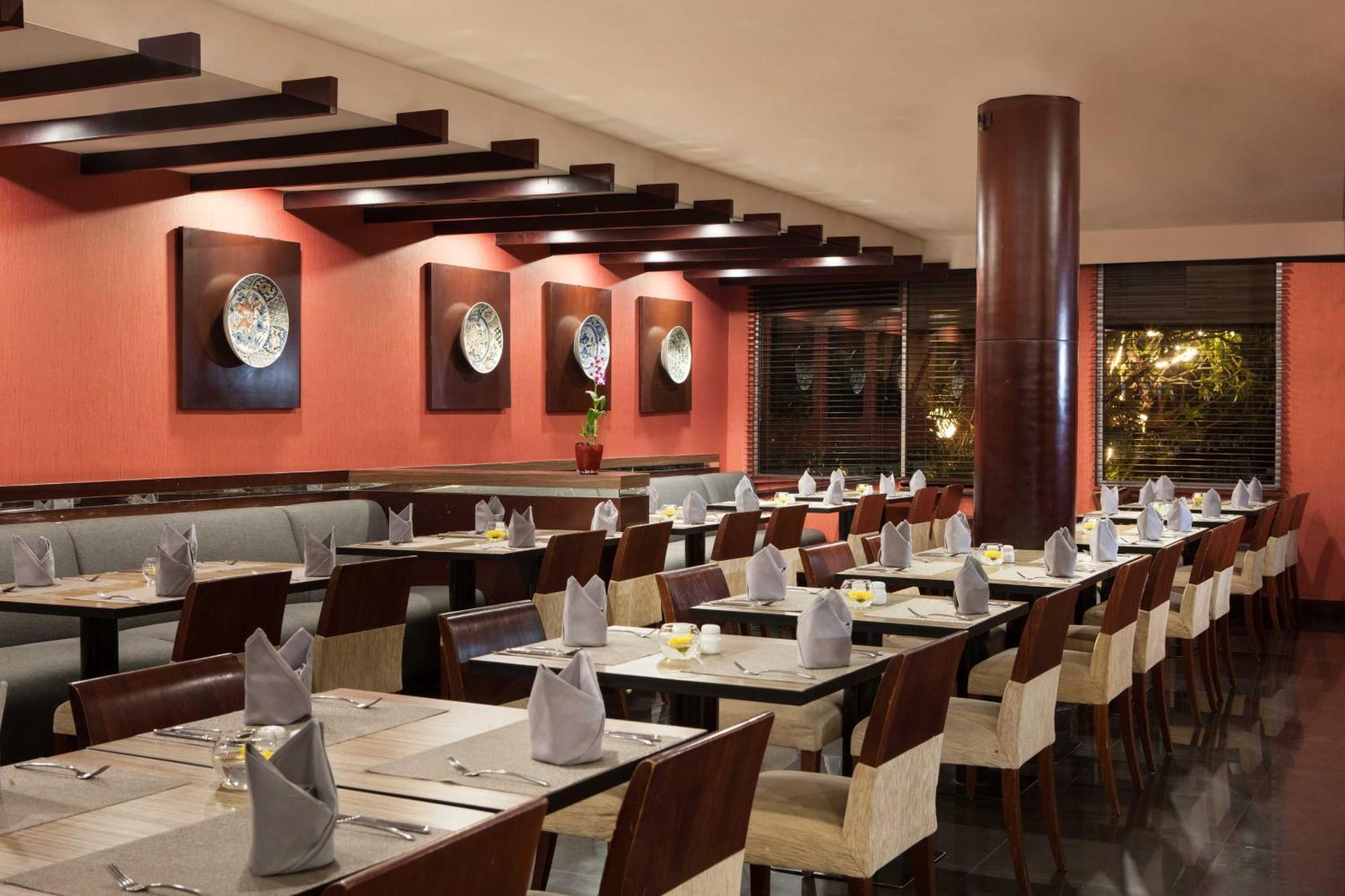 Hotel Santika Premiere Семаранг Екстериор снимка