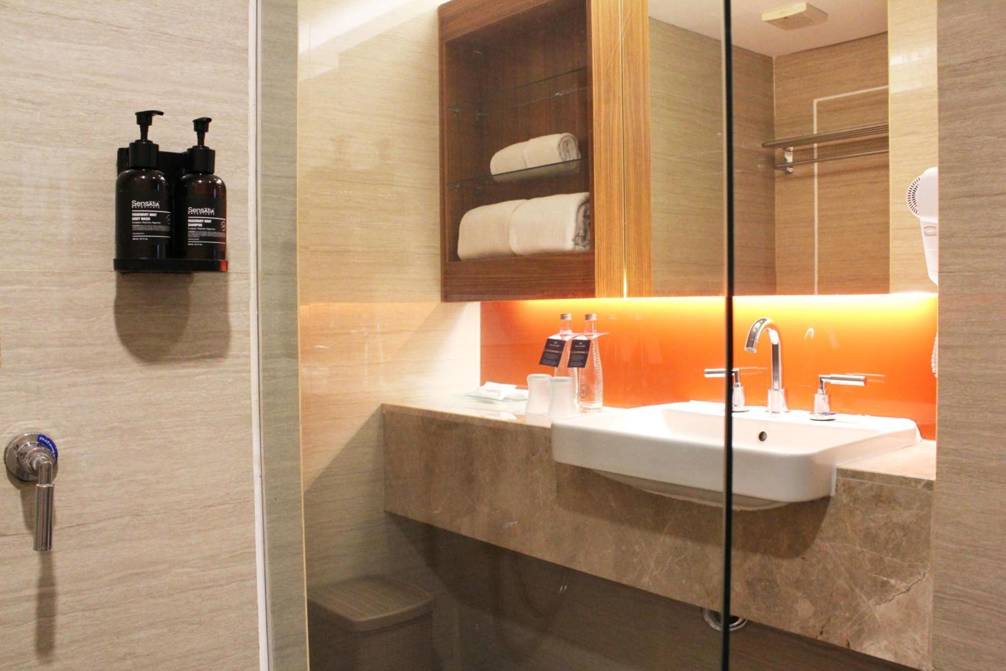 Hotel Santika Premiere Семаранг Екстериор снимка