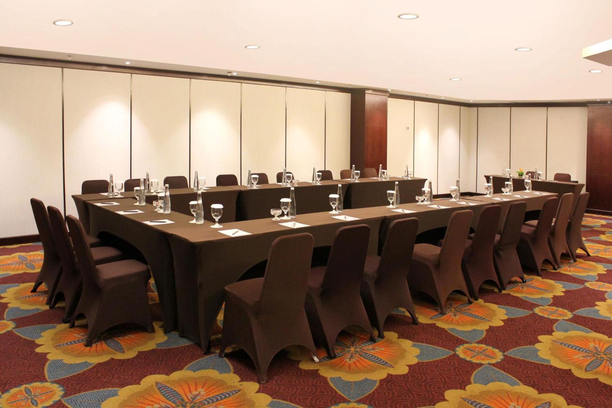 Hotel Santika Premiere Семаранг Екстериор снимка