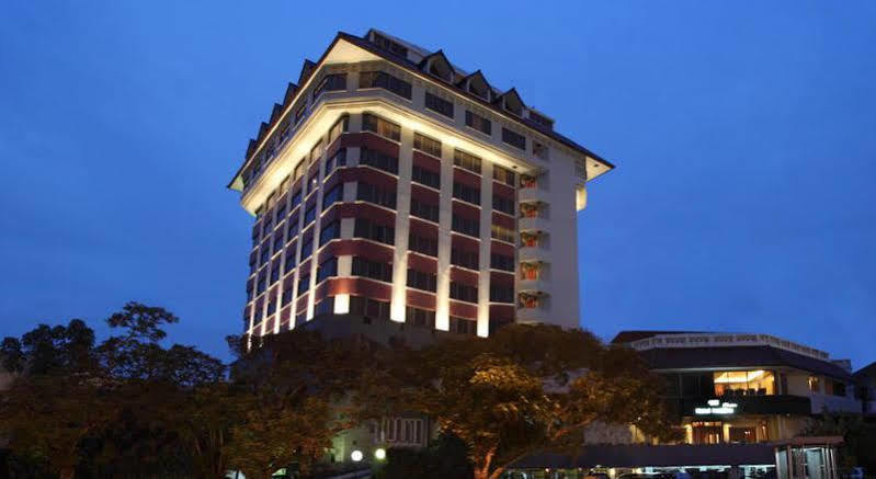 Hotel Santika Premiere Семаранг Екстериор снимка